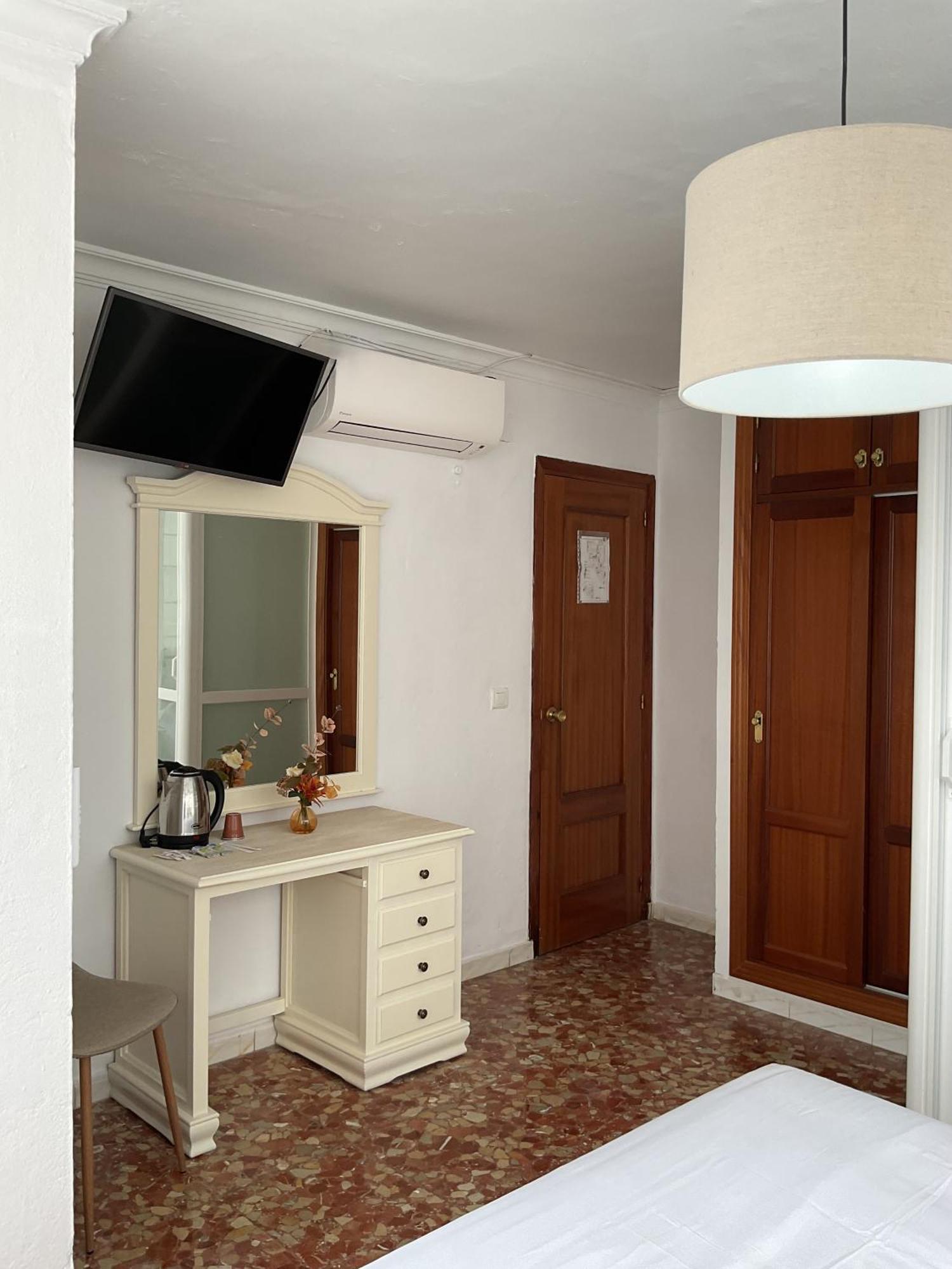 Hostal San Miguel By Croma Estepona Buitenkant foto
