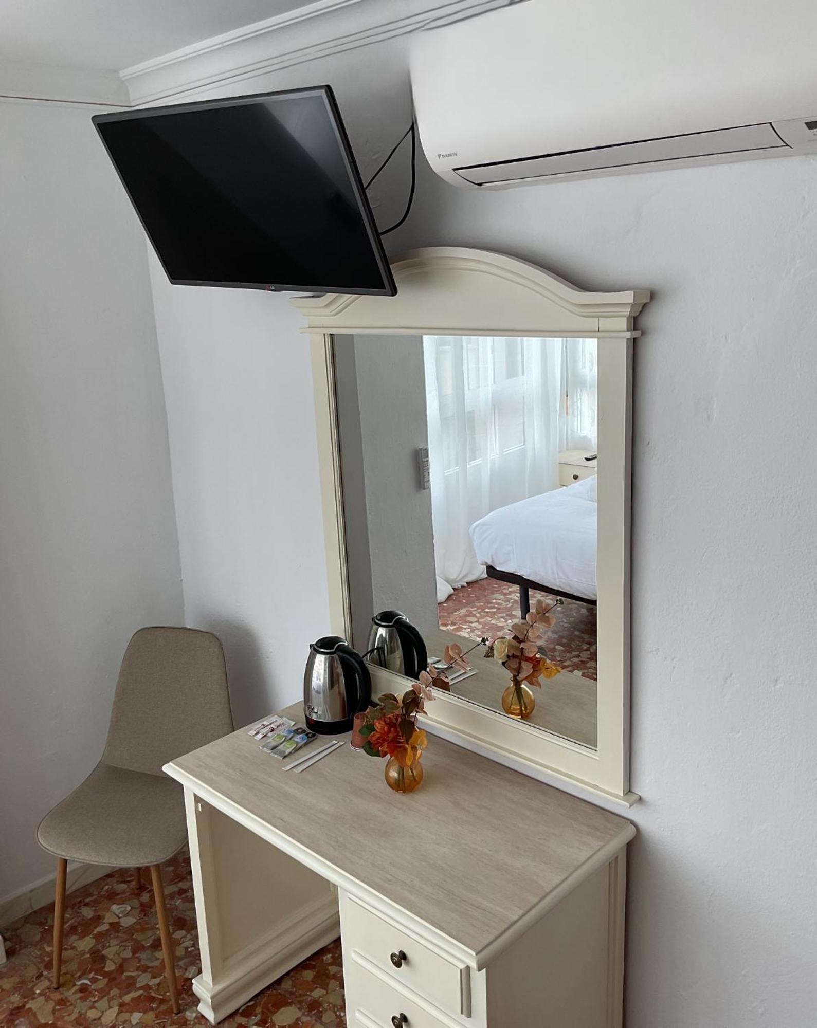 Hostal San Miguel By Croma Estepona Buitenkant foto
