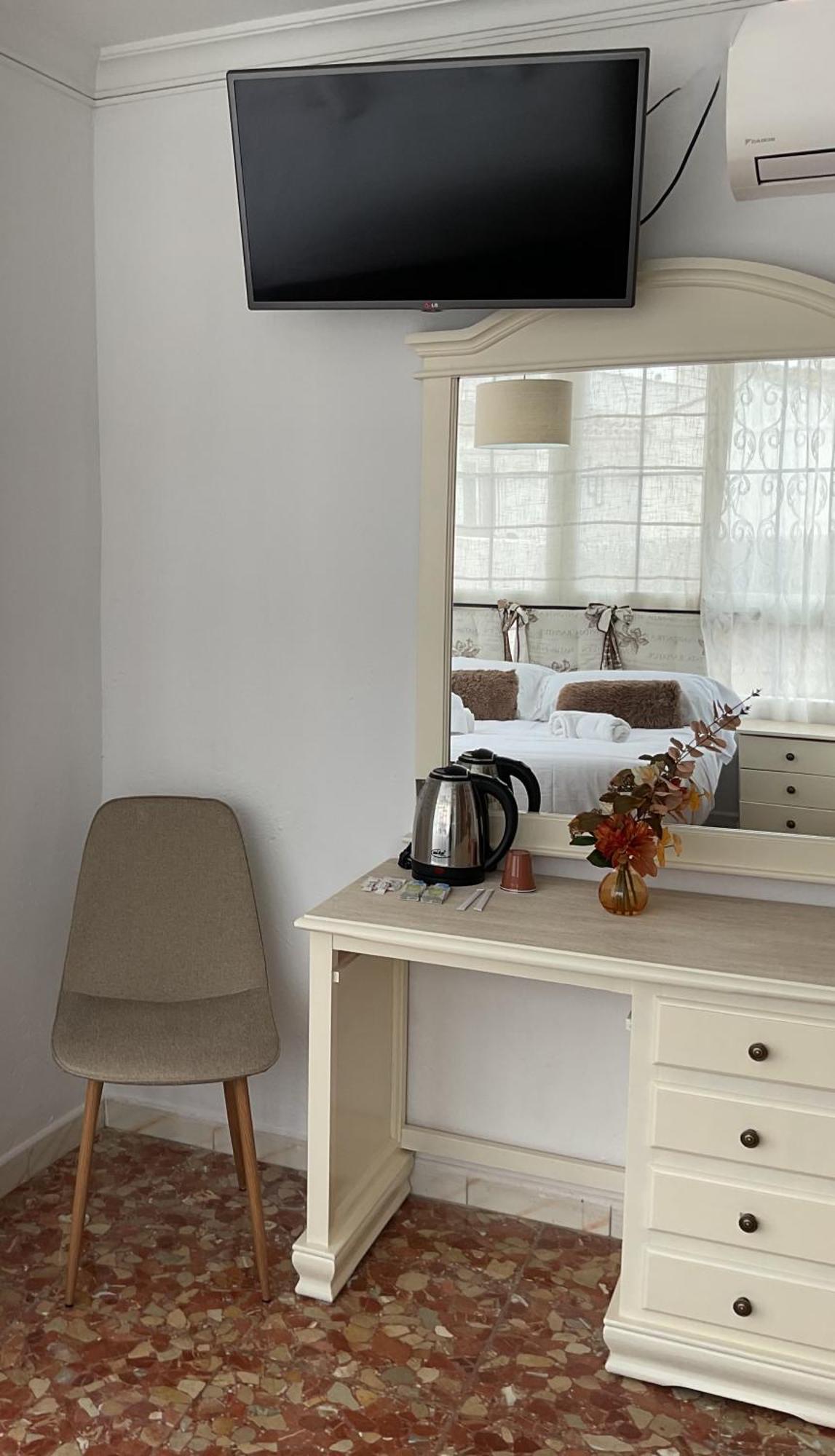 Hostal San Miguel By Croma Estepona Buitenkant foto